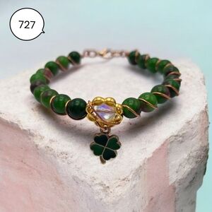 Green Jade Clover Charm Bracelet – Handcrafted Wire-Wrapped Beaded Jewelry